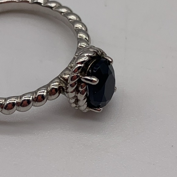 Sterling Silver Black Faceted Rhinestone Ring with Rope Detail Around Stone 7.5 - Picture 8 of 8